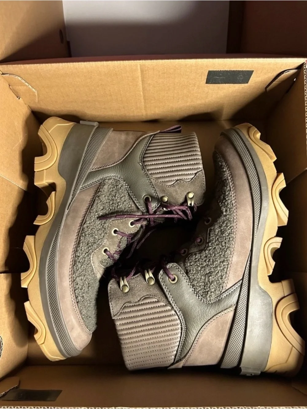 SOREL Women’s Olive Green Waterproof Lace-Up Winter Boots